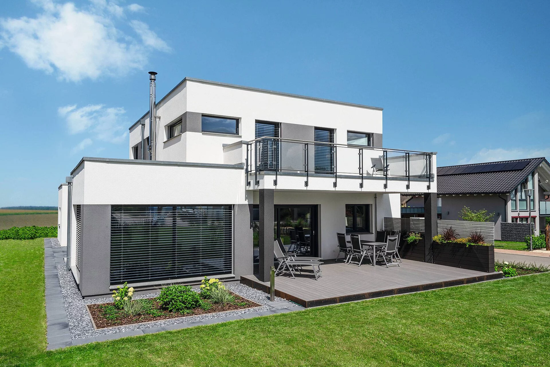 Villa moderne 5 pièces avec balcon et garage – Quartier calme et sécurisé